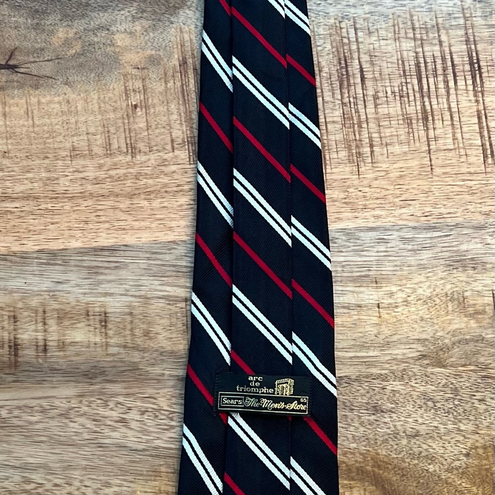 Classic Black Red Striped Silk Tie - Picture 9 of 9